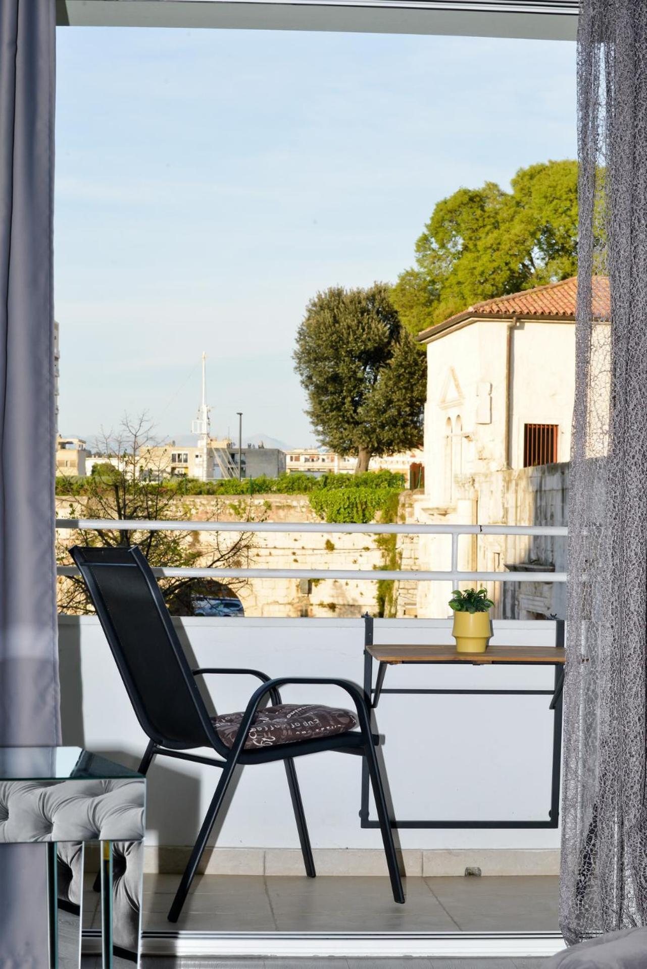 Piazza Rooms Zara Esterno foto